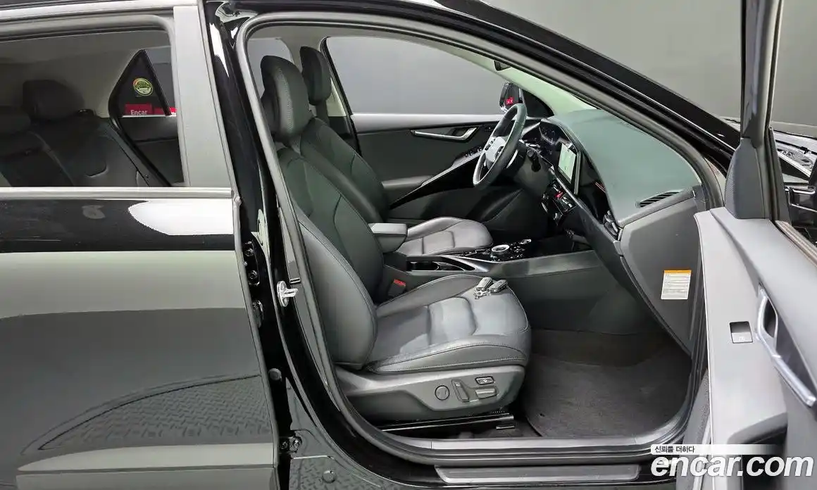 Kia Niro 2023 0.2 автомат (гидро), фото 16