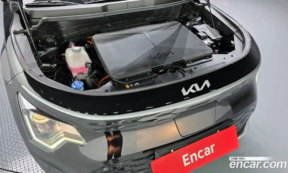 Kia Niro 2023 0.2 автомат (гидро), фото 6