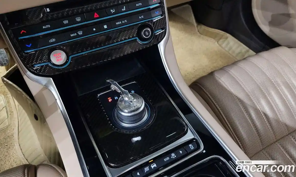 Jaguar XF 2018 2.0 гидро, фото 12