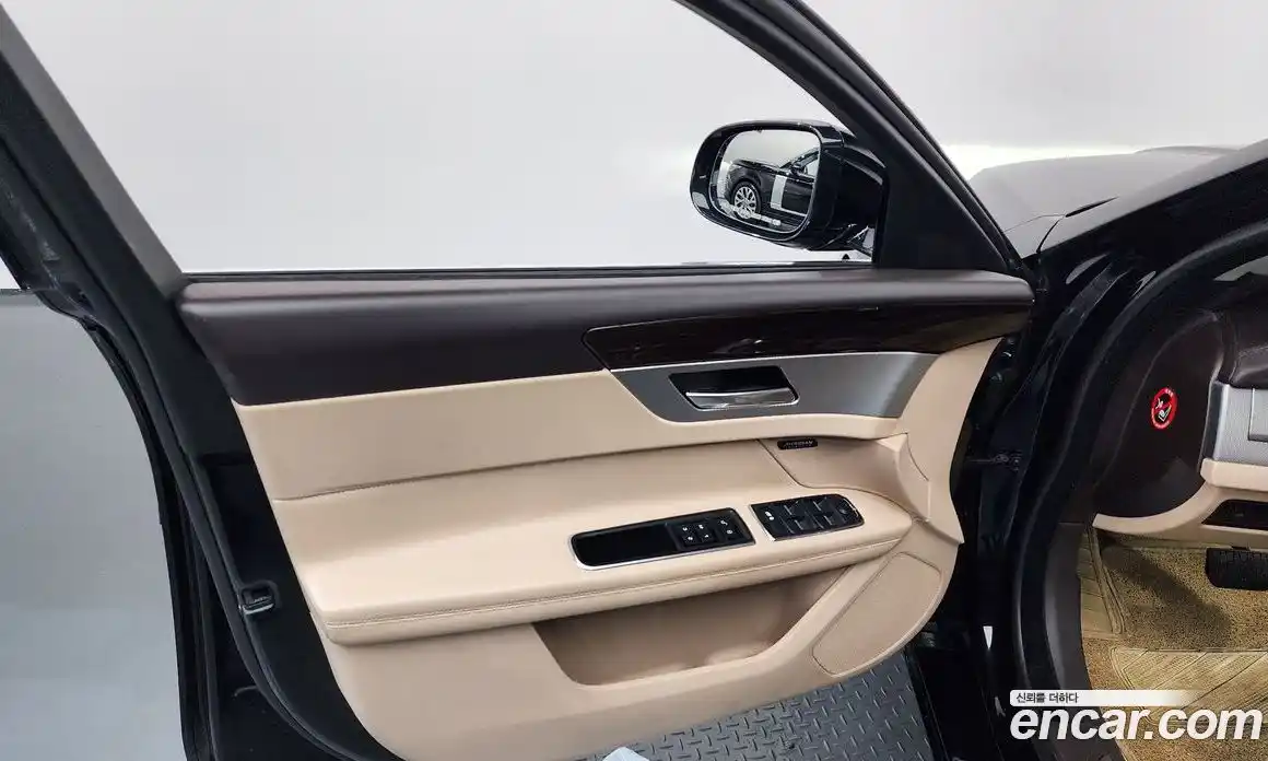 Jaguar XF 2018 2.0 гидро, фото 14
