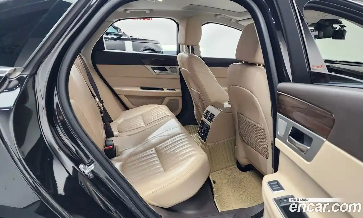 Jaguar XF 2018 2.0 гидро, фото 17