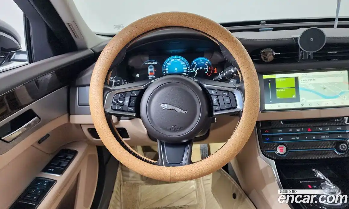 Jaguar XF 2018 2.0 гидро, фото 20