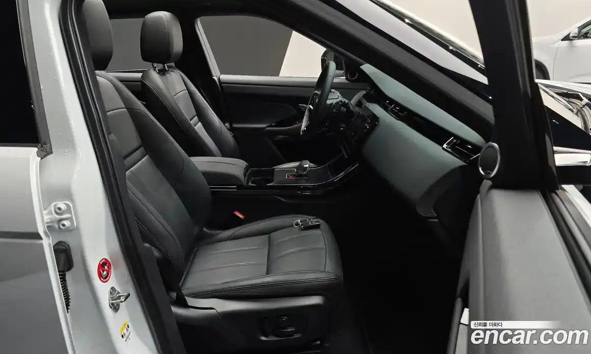 Land Rover Range Rover Evoque 2025 2.0 автомат (гидро), фото 16