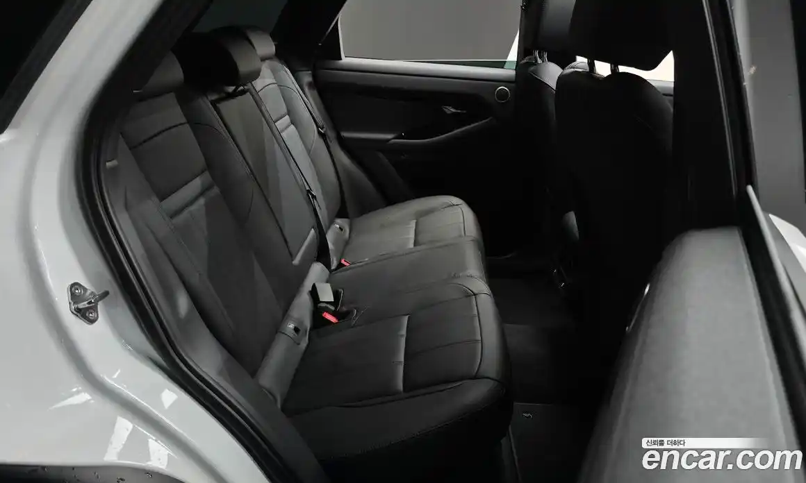 Land Rover Range Rover Evoque 2025 2.0 автомат (гидро), фото 17