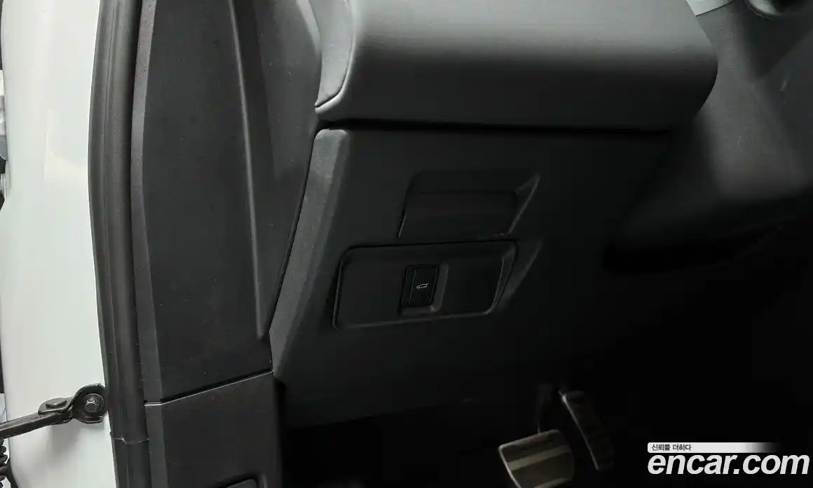 Land Rover Range Rover Evoque 2025 2.0 автомат (гидро), фото 32