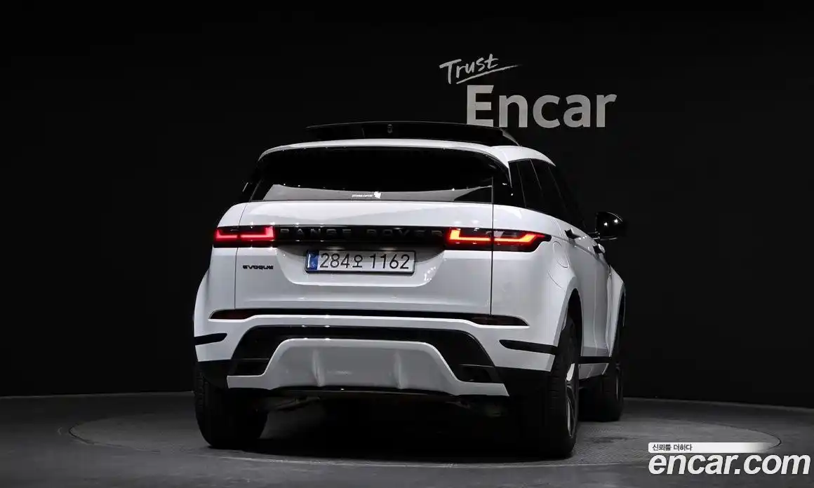 Land Rover Range Rover Evoque 2025 2.0 автомат (гидро), фото 4