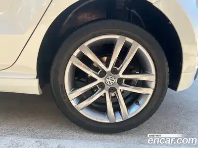 Volkswagen Polo 2015 1.4 автомат (гидро), миниатюра 7
