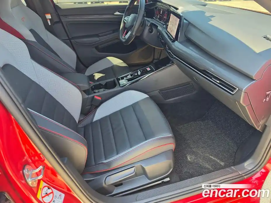 Volkswagen Golf 2024 2.0 автомат (гидро), фото 17