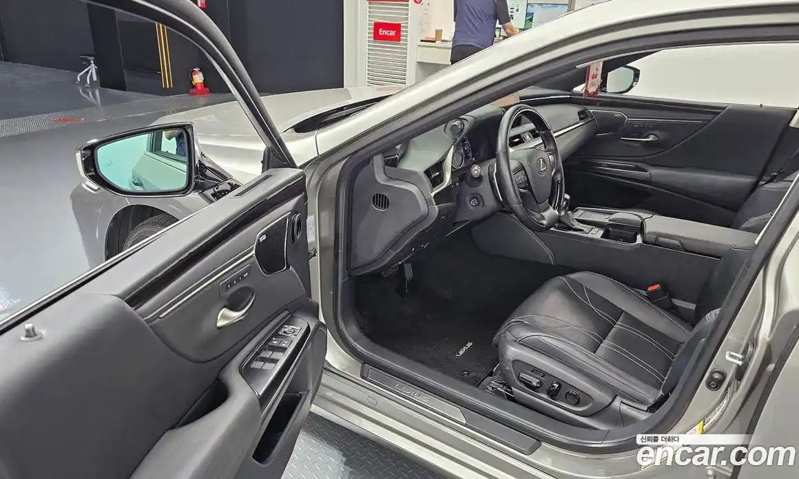 Lexus ES 2018 2.5 гидро, фото 13