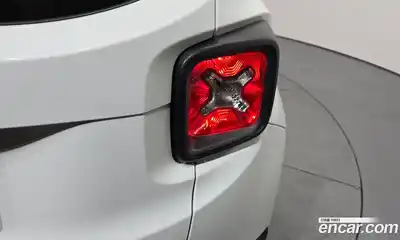 Jeep Renegade 2019 2.4 автомат (гидро), миниатюра 9