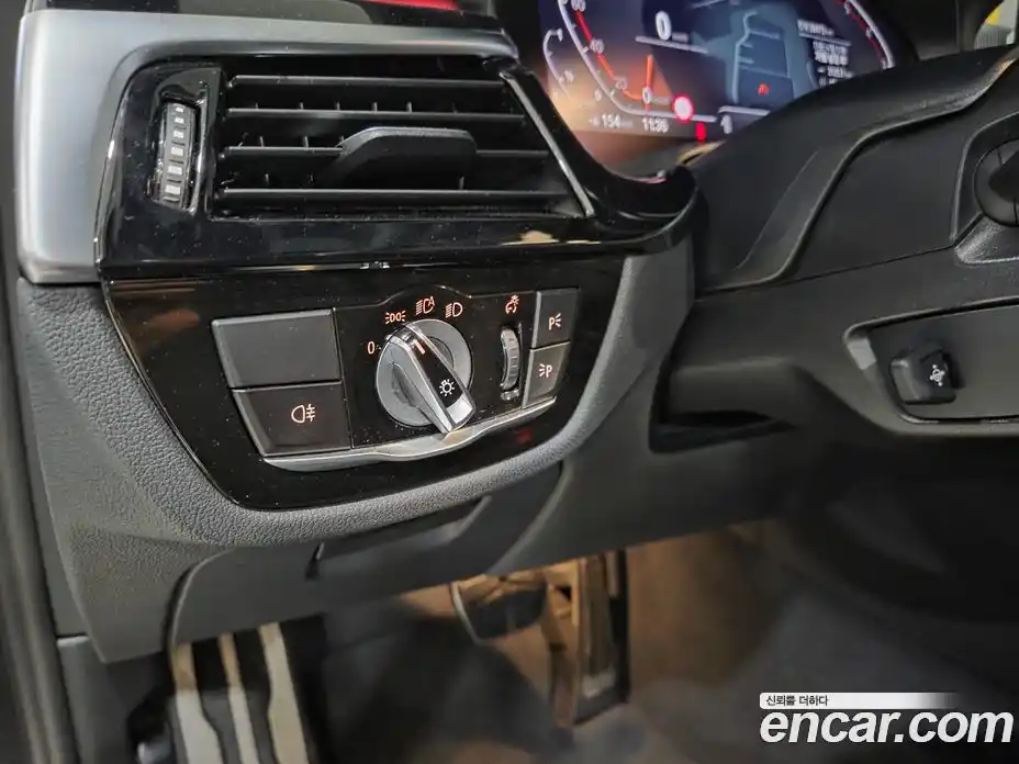 BMW 5-Series 2023 2.0 гидро, фото 15