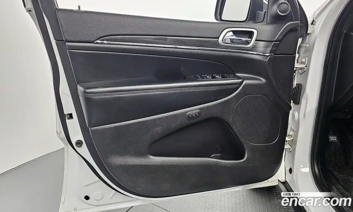 Jeep Cherokee 2019 3.6 автомат (гидро), фото 14