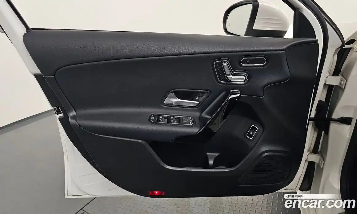 Mercedes-Benz A-Class 2020 2.0 гидро, фото 14
