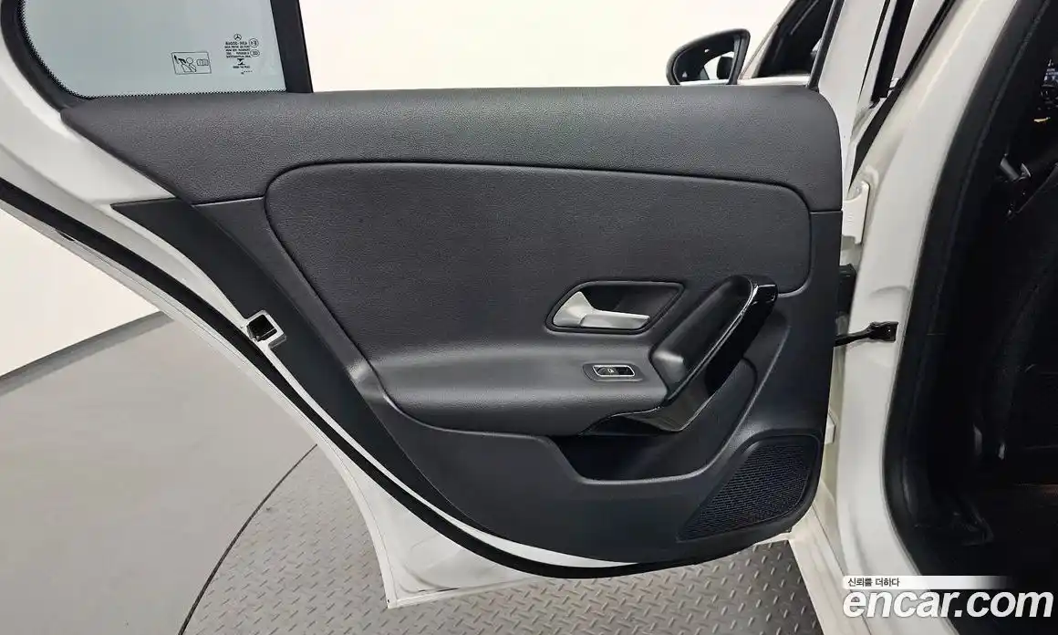Mercedes-Benz A-Class 2020 2.0 гидро, фото 15