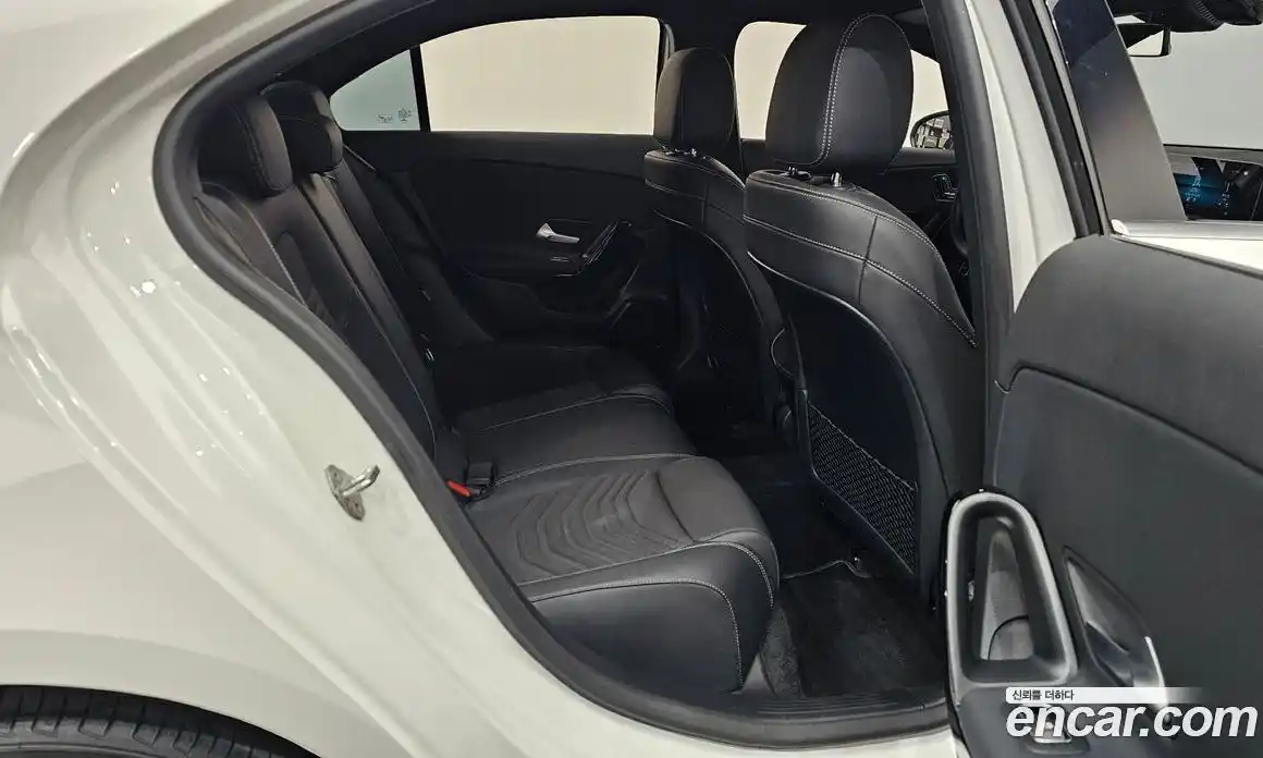 Mercedes-Benz A-Class 2020 2.0 гидро, фото 17