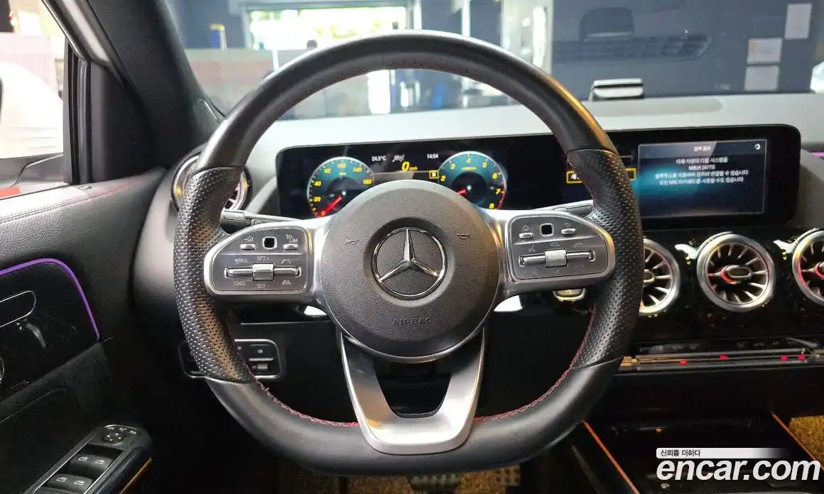 Mercedes-Benz GLA-Class 2021 2.0 гидро, фото 19
