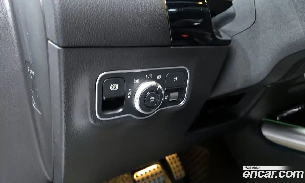Mercedes-Benz GLA-Class 2021 2.0 гидро, фото 24