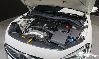 Mercedes-Benz GLA-Class 2021 2.0 гидро, миниатюра 6