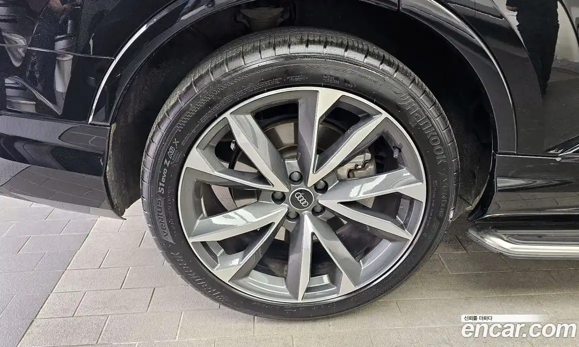 Audi Q7 2023 3.0 гидро, фото 5