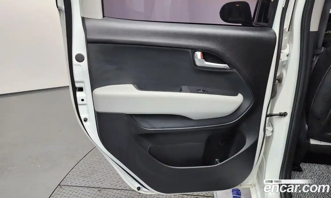Kia Ray 2023 1.0 гидро, фото 15