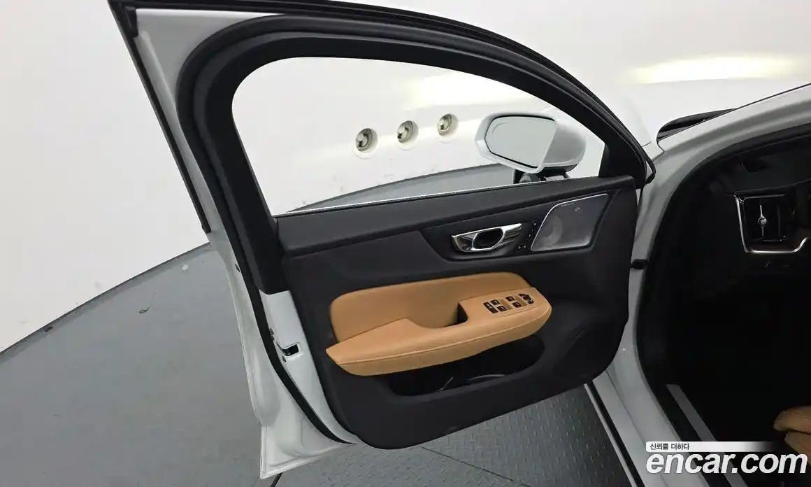 Volvo S60 2021 2.0 автомат (гидро), фото 14