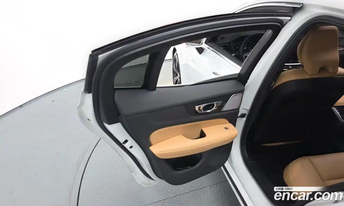 Volvo S60 2021 2.0 автомат (гидро), фото 15