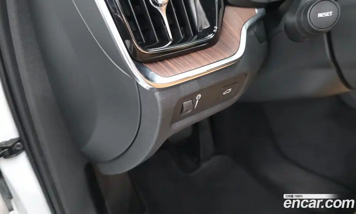 Volvo S60 2021 2.0 автомат (гидро), фото 30