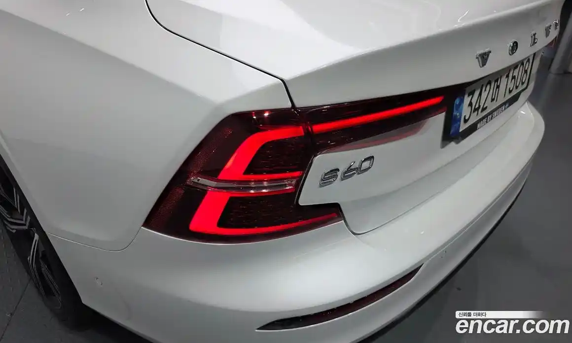 Volvo S60 2021 2.0 автомат (гидро), фото 9