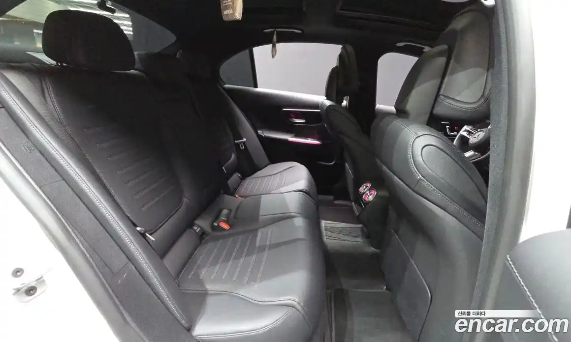 Mercedes-Benz C-Class 2024 2.0 гидро, фото 12