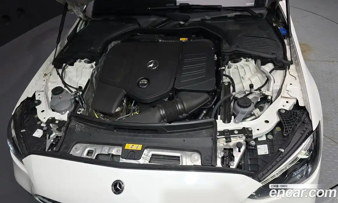 Mercedes-Benz C-Class 2024 2.0 гидро, фото 6