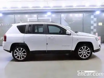 Jeep Compass 2016 2.4 автомат (гидро), миниатюра 3