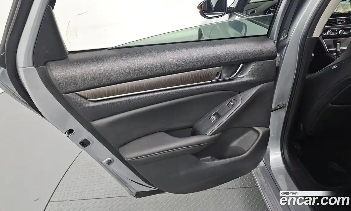 Honda Accord 2019 1.5 автомат (гидро), фото 15