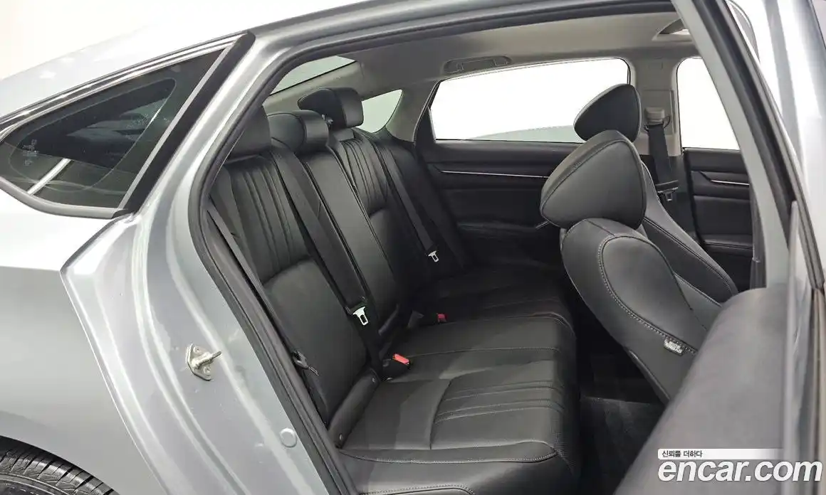 Honda Accord 2019 1.5 автомат (гидро), фото 18