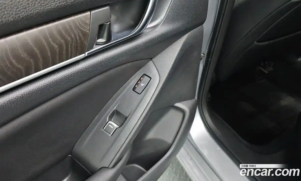 Honda Accord 2019 1.5 автомат (гидро), фото 28