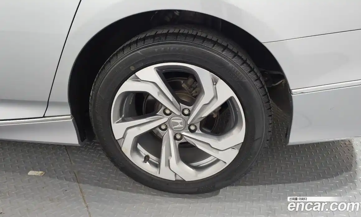 Honda Accord 2019 1.5 автомат (гидро), фото 7