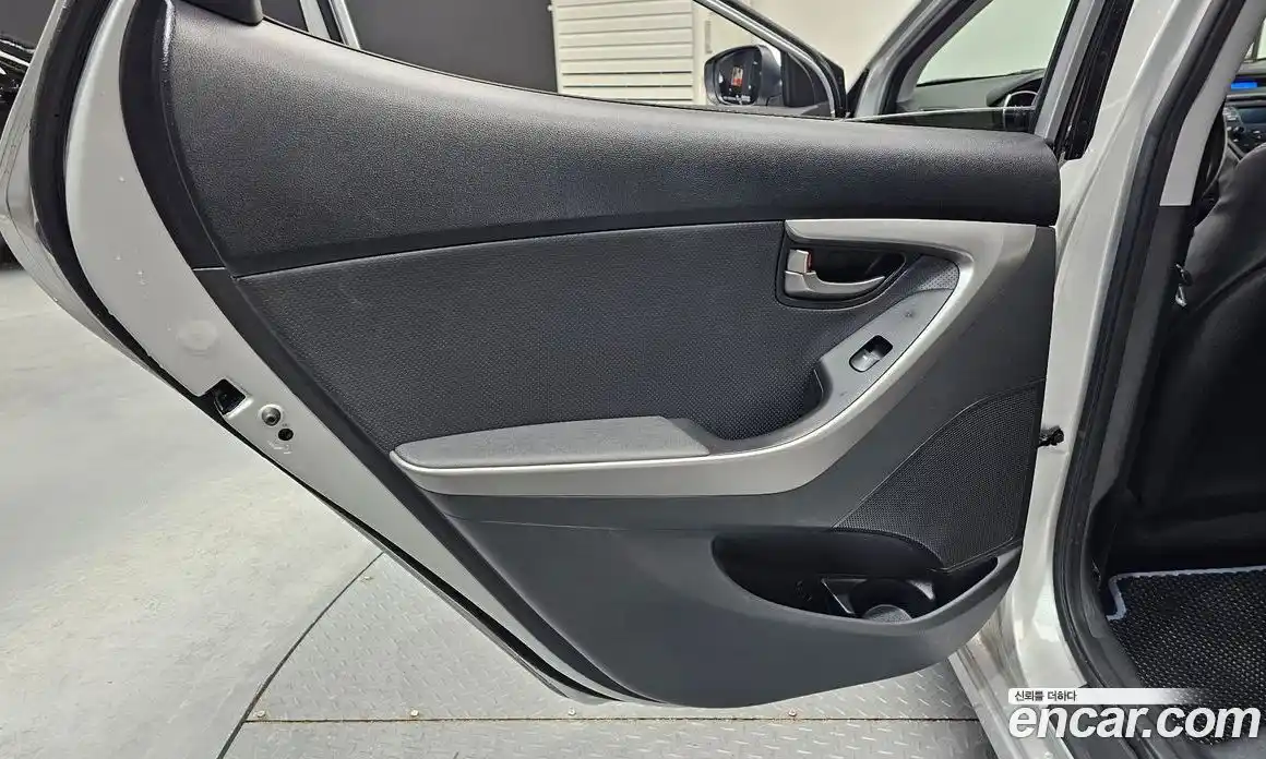 Hyundai Avante 2013 1.6 автомат (гидро), фото 14