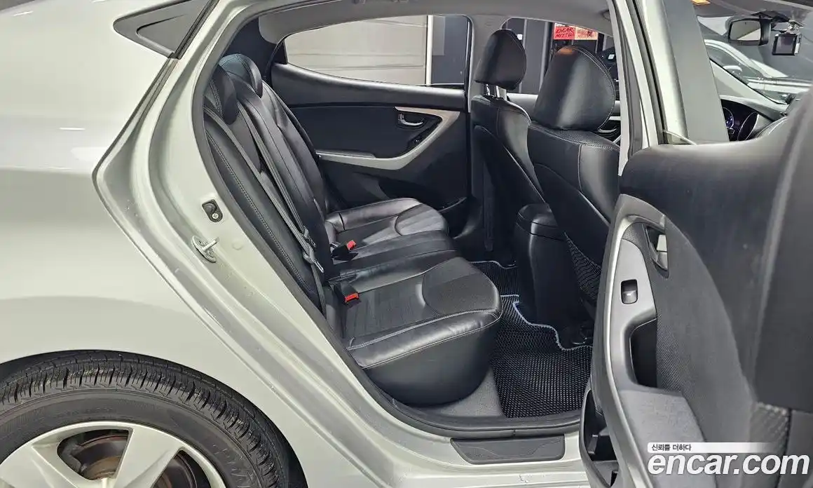 Hyundai Avante 2013 1.6 автомат (гидро), фото 17