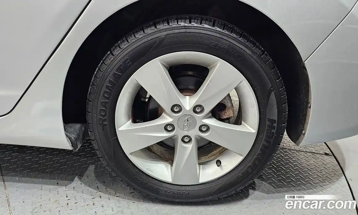Hyundai Avante 2013 1.6 автомат (гидро), фото 6