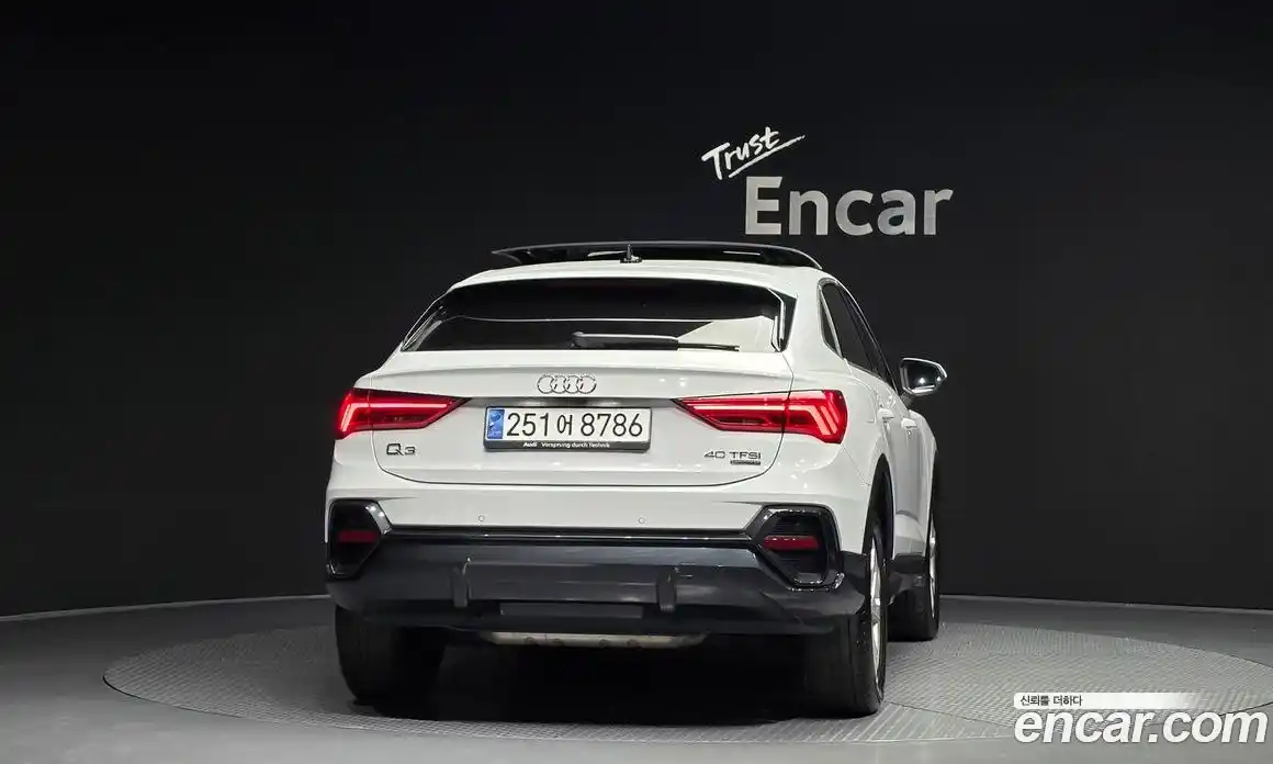 Audi Q3 2023 2.0 гидро, фото 4