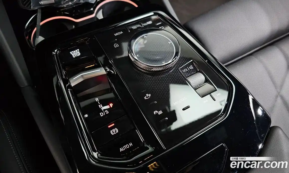 BMW 5-Series 2025 2.0 гидро, фото 9