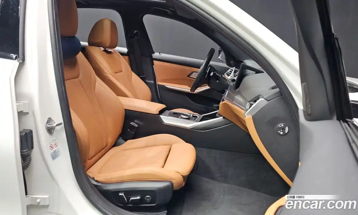 BMW 3-Series 2024 2.0 гидро, фото 17