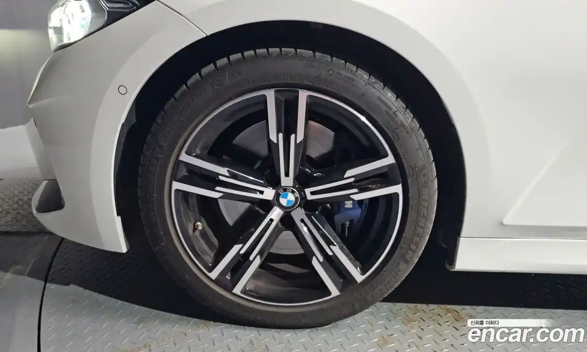 BMW 3-Series 2024 2.0 гидро, фото 5