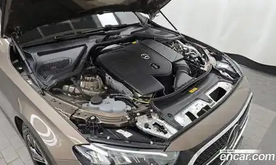 Mercedes-Benz E-Class 2025 2.0 гидро, миниатюра 6