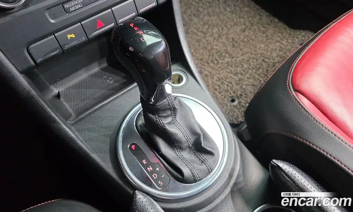 Volkswagen Beatle 2013 2.0 автомат (гидро), фото 9