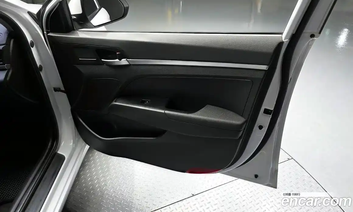 Hyundai Avante 2018 1.6 гидро, фото 14