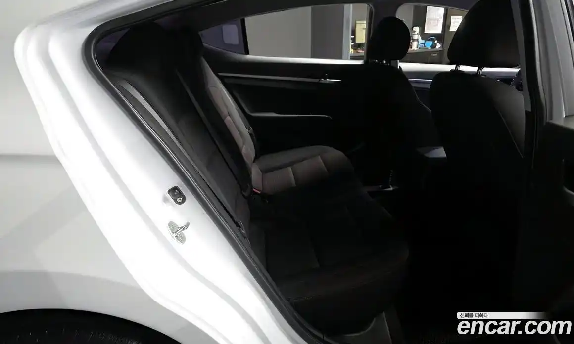 Hyundai Avante 2018 1.6 гидро, фото 18