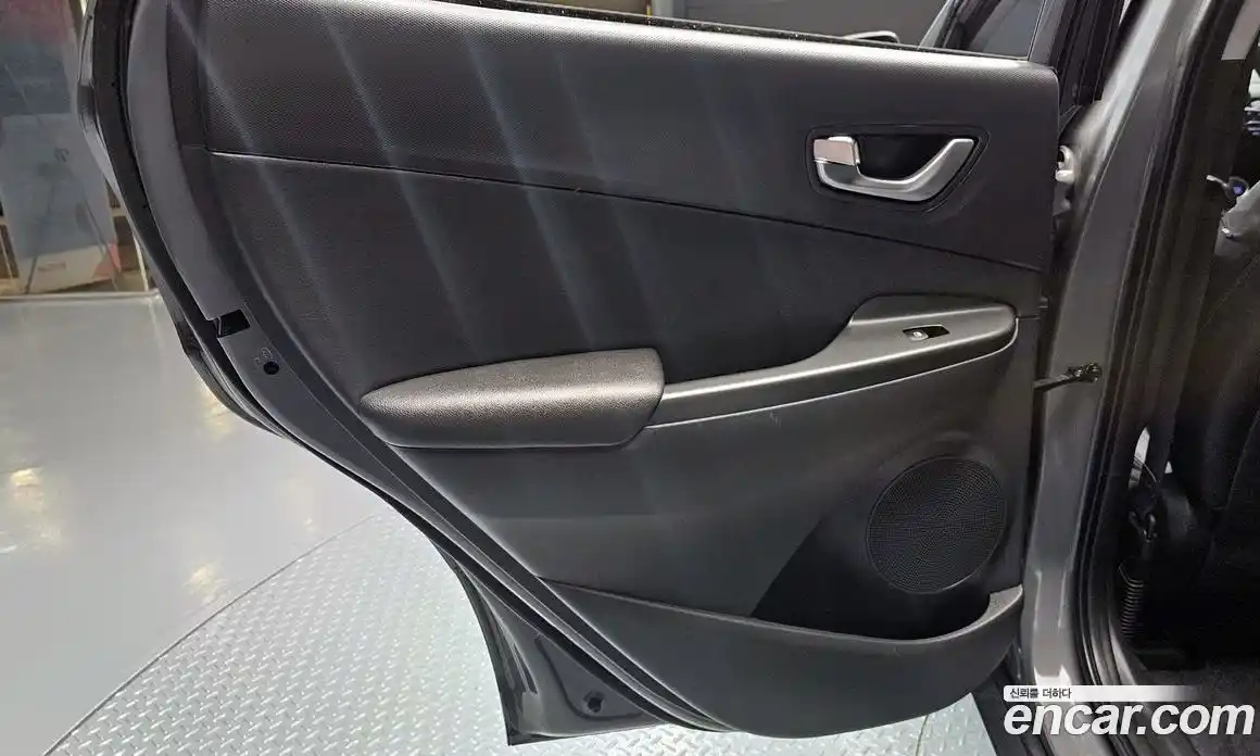 Hyundai Kona 2022 1.6 гидро, фото 15