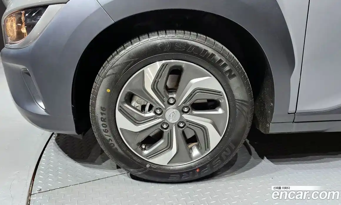 Hyundai Kona 2022 1.6 гидро, фото 5