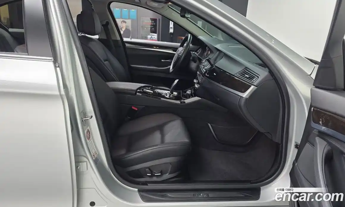 BMW 5-Series 2010 3.0 гидро, фото 11