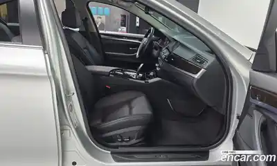 BMW 5-Series 2010 3.0 гидро, миниатюра 11